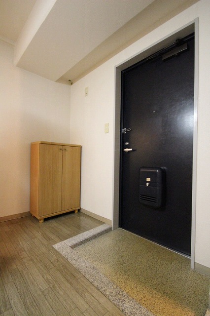玄関　同物件別号室のものです。
