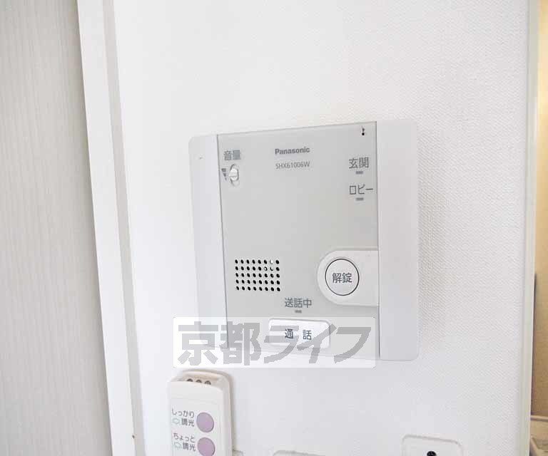 セキュリティ　鍵をかけたまま訪問者と会話ができます