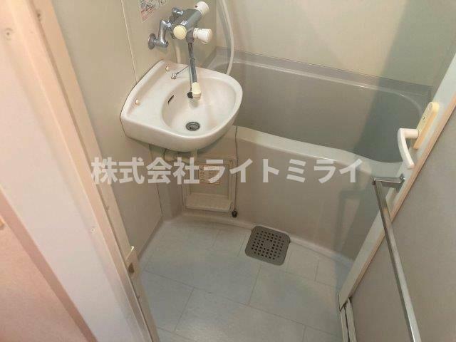 バス・シャワールーム　?