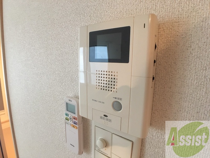 セキュリティ　ＴＶモニター付インターホンです。来客者の顔が見えるので安心！