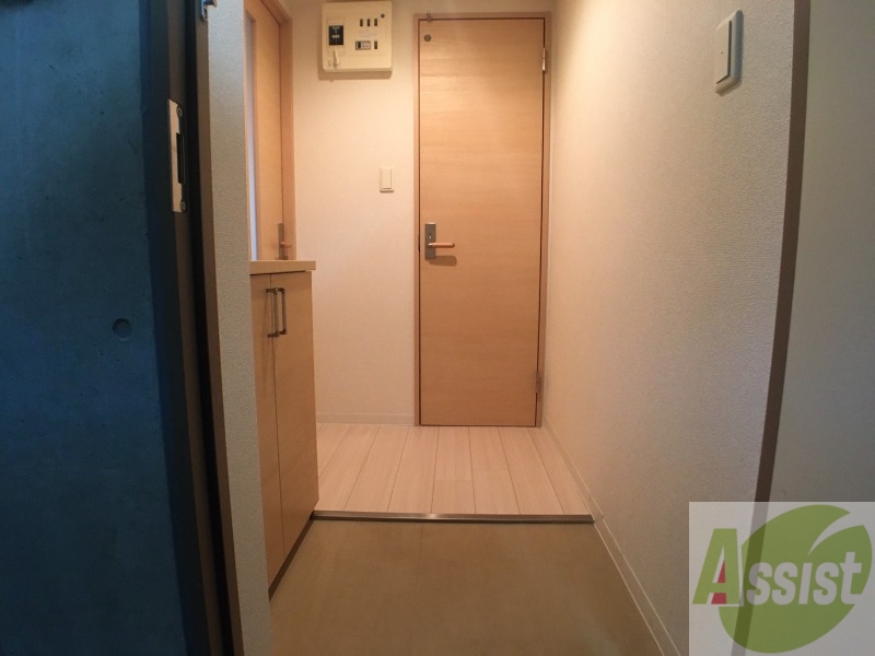 玄関　玄関の様子です。明るい印象ですね。気分もあがりそう。