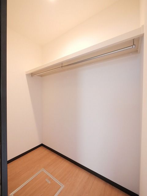 収納　ウォークインクローゼットなので収納豊富です☆