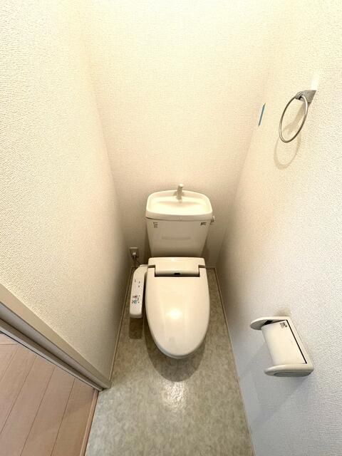トイレ　写真は別の部屋のものです。