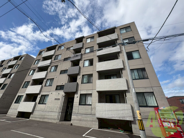 建物外観　札幌市中央区南２０条「ＦＥＬＩＺ　ＳＡＲＡ」
