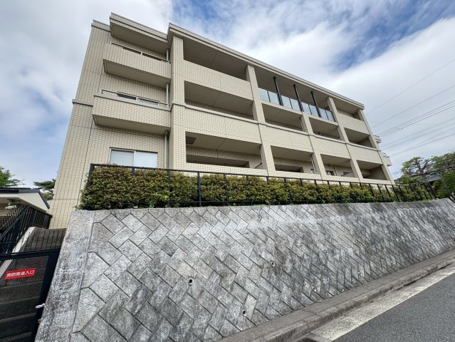 名次町ロジュマンの外観写真