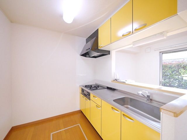 キッチン　同物件別部屋写真