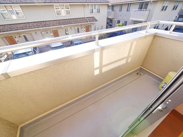 バルコニー　同物件別部屋写真