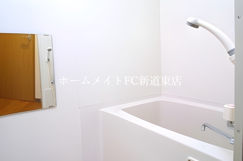 バス・シャワールーム　バス