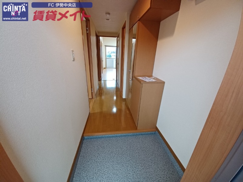 玄関　同物件別室写真