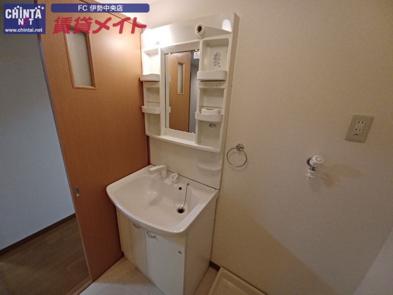 洗面設備　同物件別室写真