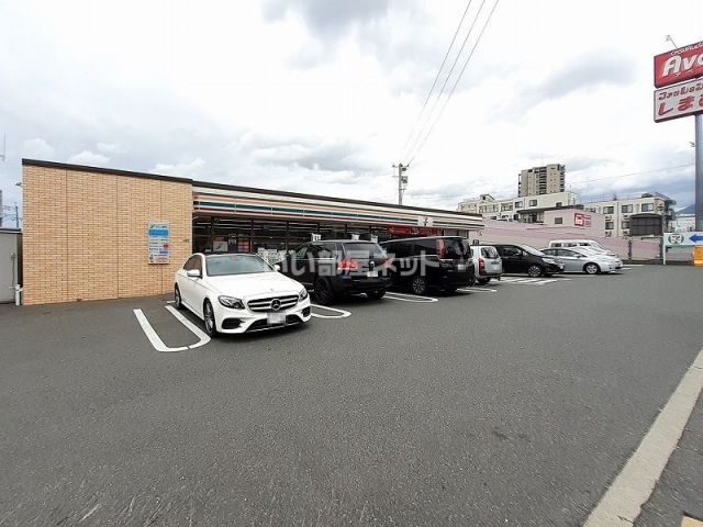 コンビニ　セブンイレブン　小倉附属小前店（コンビニ）まで912m