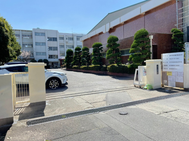 中学校　小牧市立応時中学校（中学校）まで832m
