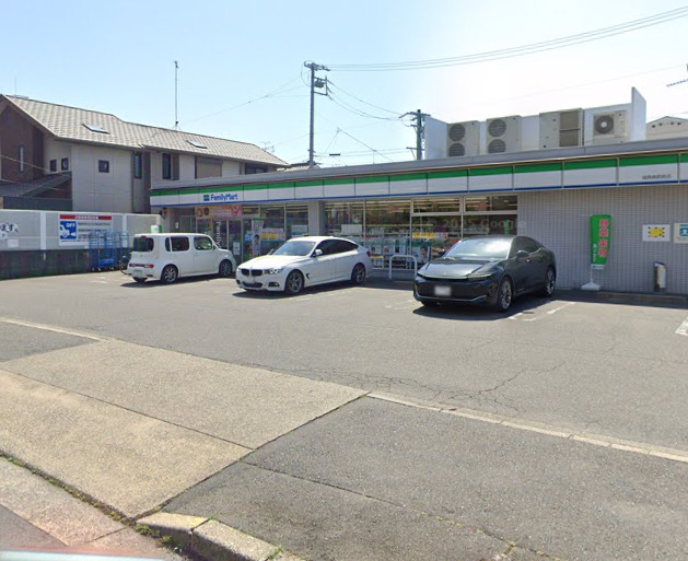 コンビニ　ファミリーマート 城西病院前店（コンビニ）まで157m