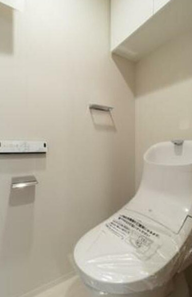 トイレ　別部屋の画像を使用しております。