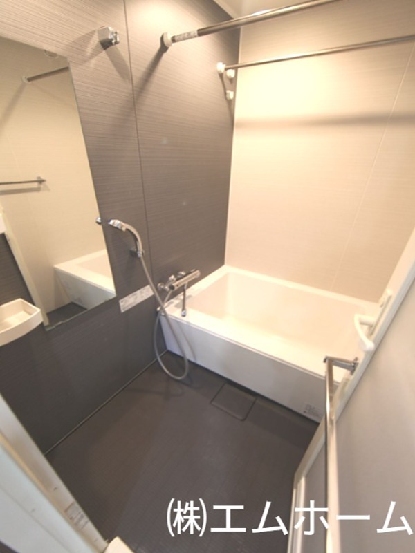 バス・シャワールーム　バスルーム（お風呂トイレ別　浴室暖房乾燥機付