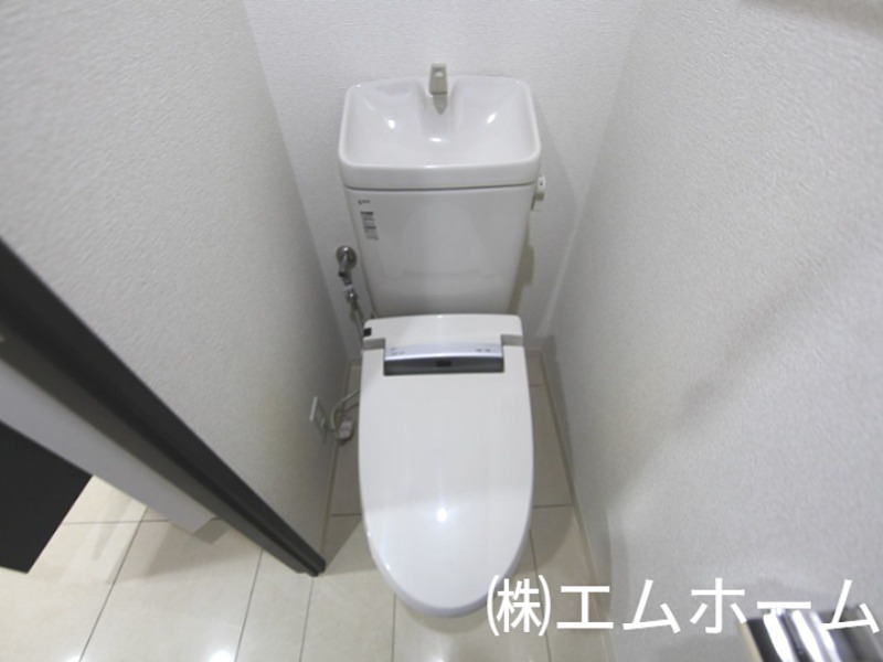 トイレ　温水洗浄便座付トイレ