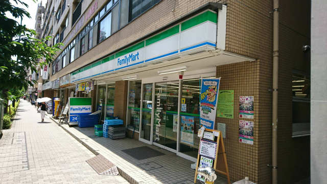 コンビニ　ファミリーマート中川小金井北店（コンビニ）まで120m