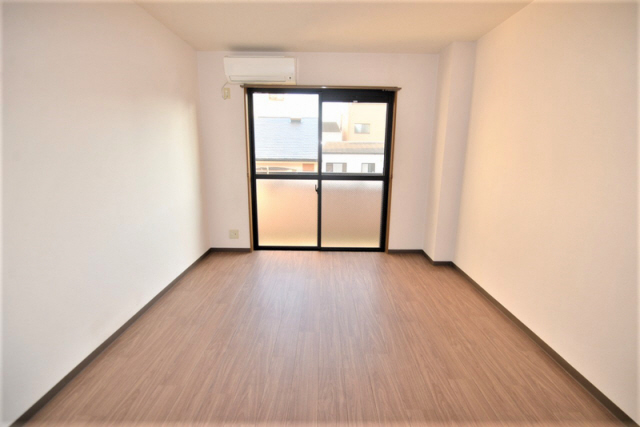 居室・リビング　写真は同マンションの別のお部屋のものです
