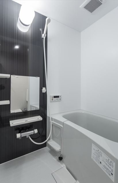 バス・シャワールーム　※別部屋参考写真