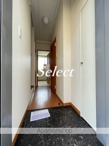 レオパレスベルサリーゼの玄関写真