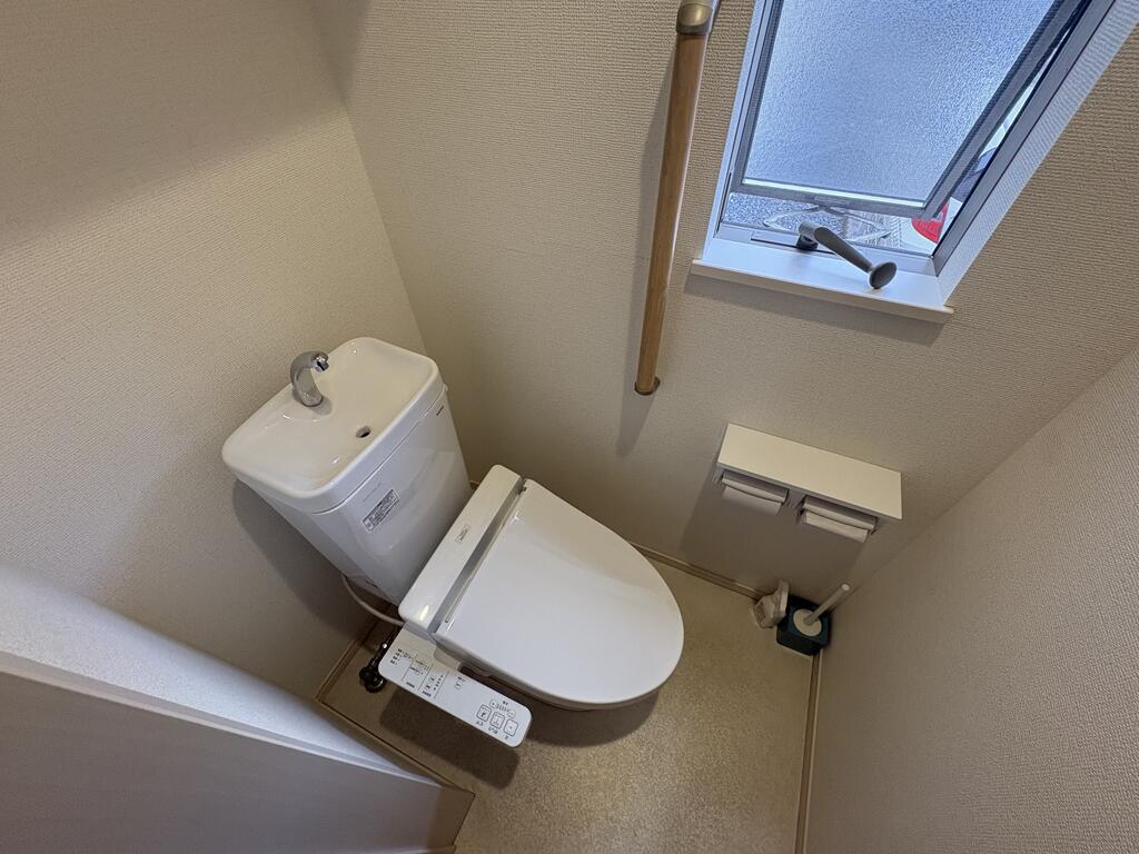 黒松2丁目戸建のトイレ写真