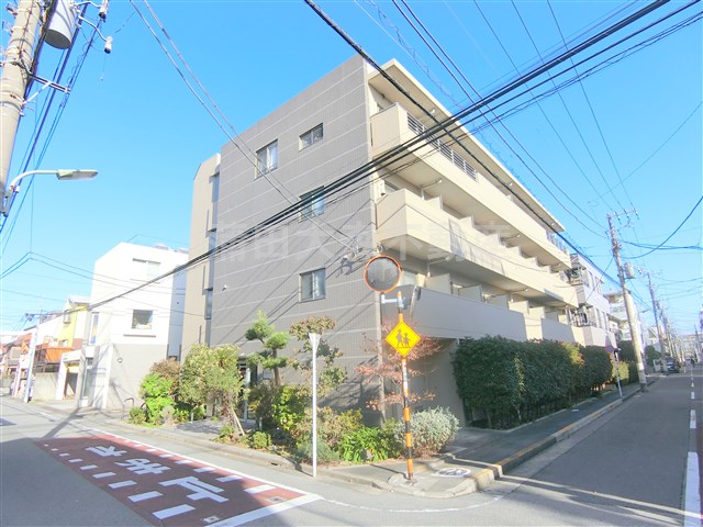 建物外観　2010年3月築　RC鉄筋コンクリート造地上4階建て総戸数2