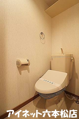 トイレ　うれしいウォシュレット完備