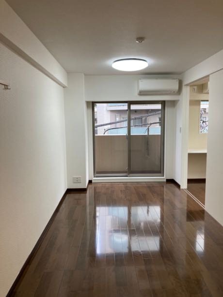 東京メトロ半蔵門線 押上駅 徒歩10分 8階建 築12年の居間写真