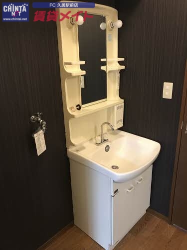 洗面設備　同型参考写真