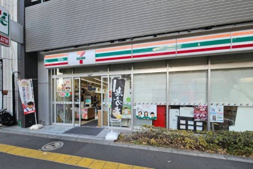 コンビニ　セブン-イレブン 文京本郷３丁目店（コンビニ）まで528m