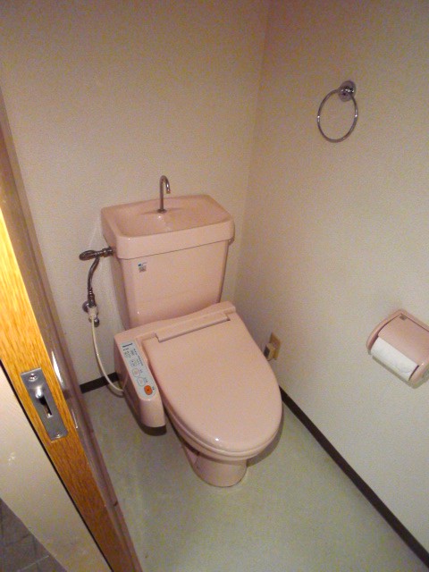 地下鉄東山線 覚王山駅 徒歩10分 3階建 築28年のトイレ写真