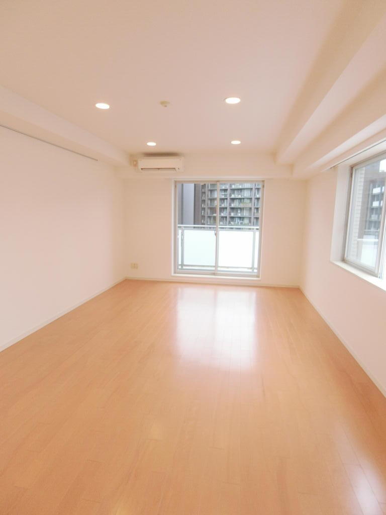 Brillia ist 三軒茶屋 アイビーテラスの居間写真