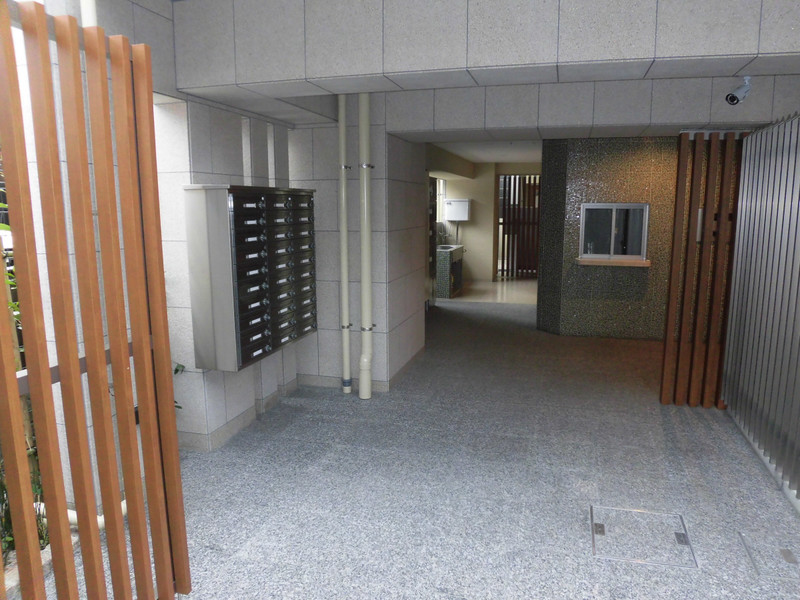 地下鉄東西線 京都市役所前駅 徒歩4分 9階建 築10年の外観写真