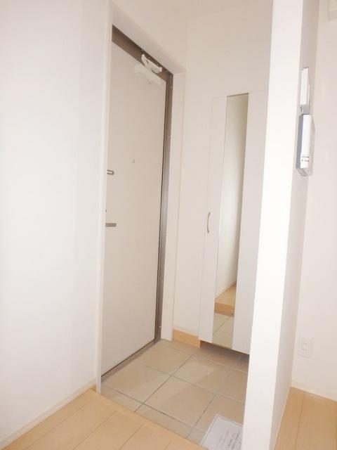 CHEZ-MOIの玄関写真