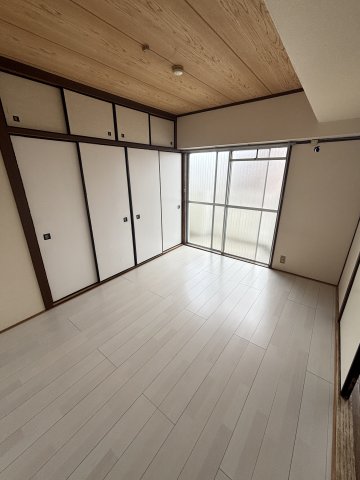 地下鉄今里筋線 だいどう豊里駅 徒歩9分 4階建 築48年の居間写真