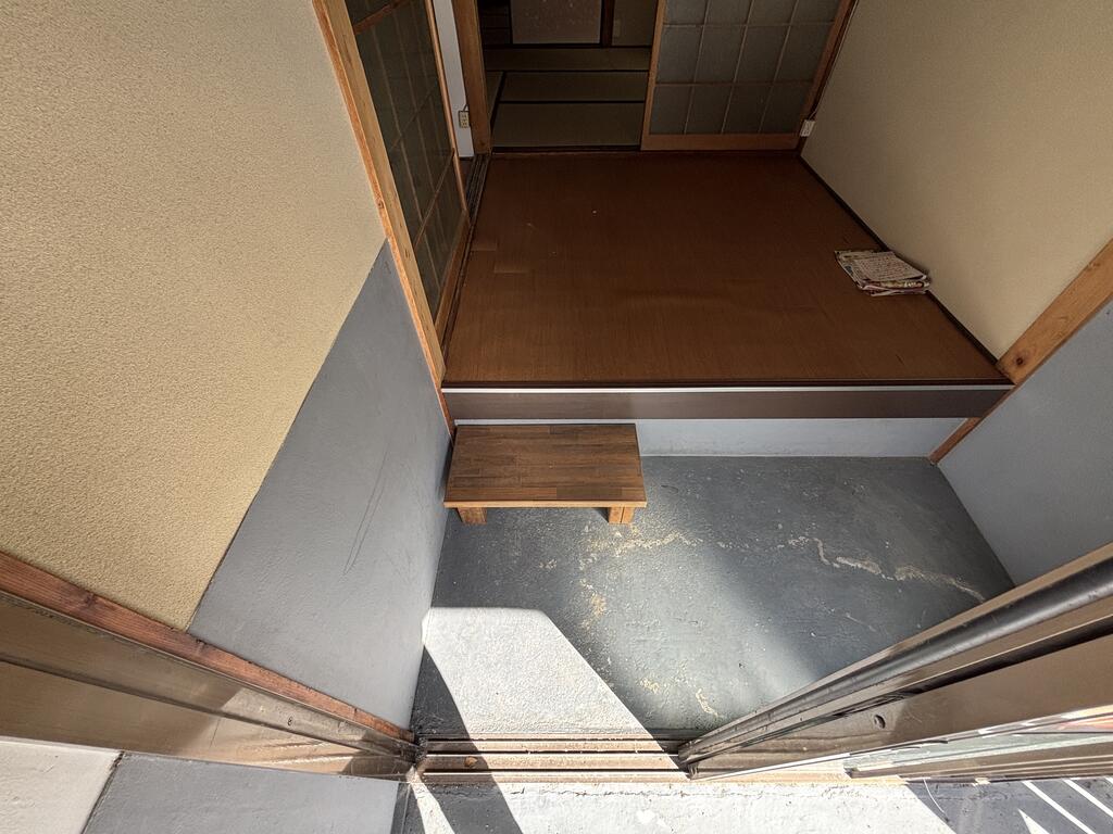 大井町並河1丁目借家の玄関写真