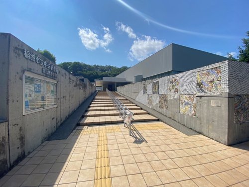 図書館　稲城中央図書館（図書館）まで602m