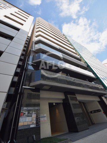 建物外観　ルーエ本町　重厚感のある外観