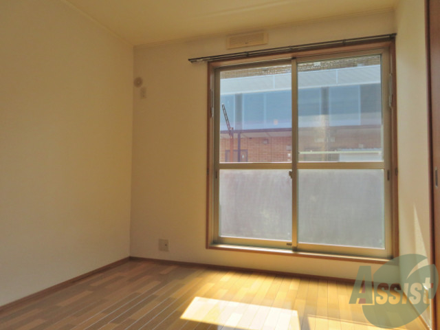 その他部屋・スペース　寝室は広々としてゆったり休めそうです。一日の疲れも癒せます。