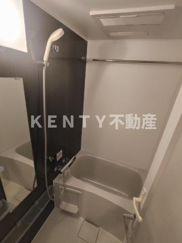 バス・シャワールーム　落ち着いた空間のお風呂です