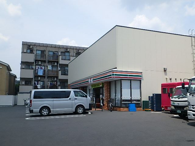 コンビニ　セブンイレブン（コンビニ）まで220m