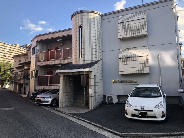 【カルチェ松本Iの建物外観】