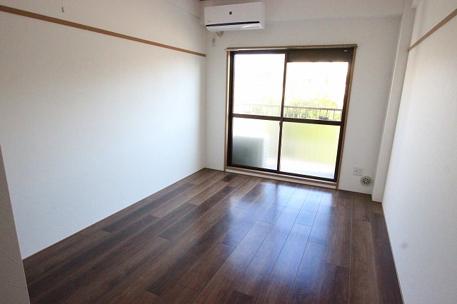 居室・リビング　別号室写真