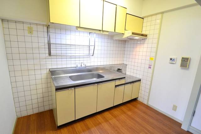 ＪＲ山陽本線 西広島駅 徒歩5分 7階建 築38年のキッチン写真