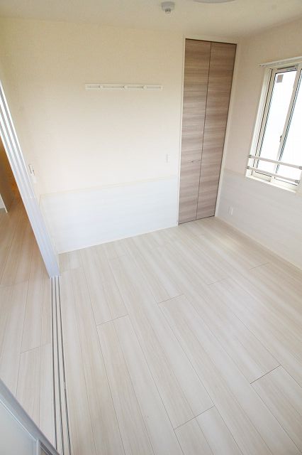 その他部屋・スペース　反転タイプの別の部屋の写真です