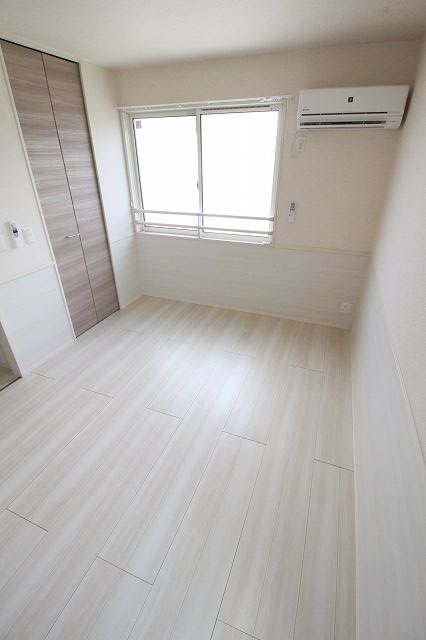 その他部屋・スペース　反転タイプの別の部屋の写真です