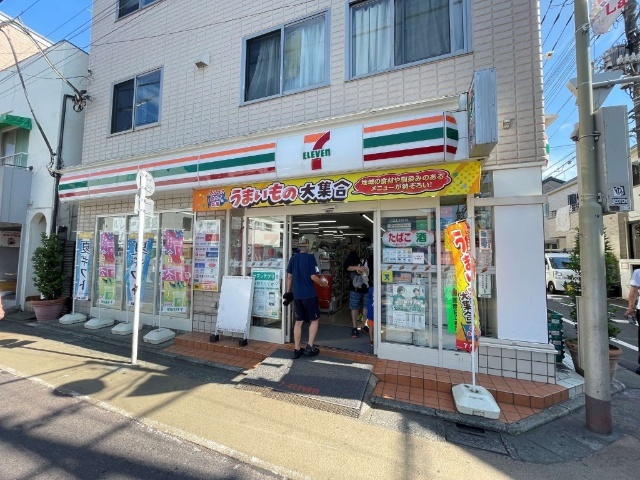 コンビニ　セブンイレブン学芸大学駅東店（コンビニ）まで164m