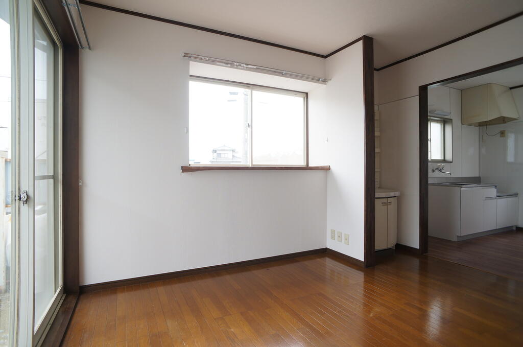 居室・リビング　掃き出し窓のあるリビングです。