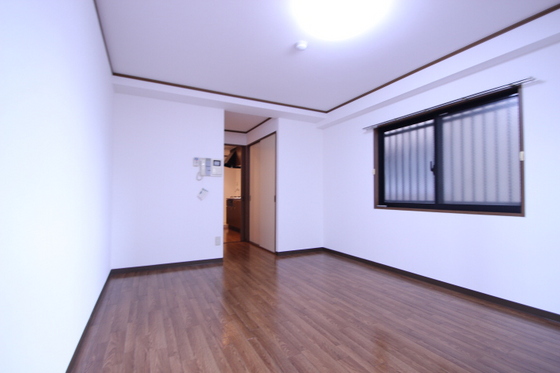 居室・リビング　※別号室の写真です