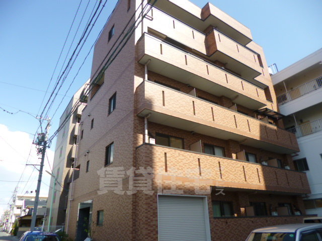 名古屋市熱田区西野町のマンションの建物外観